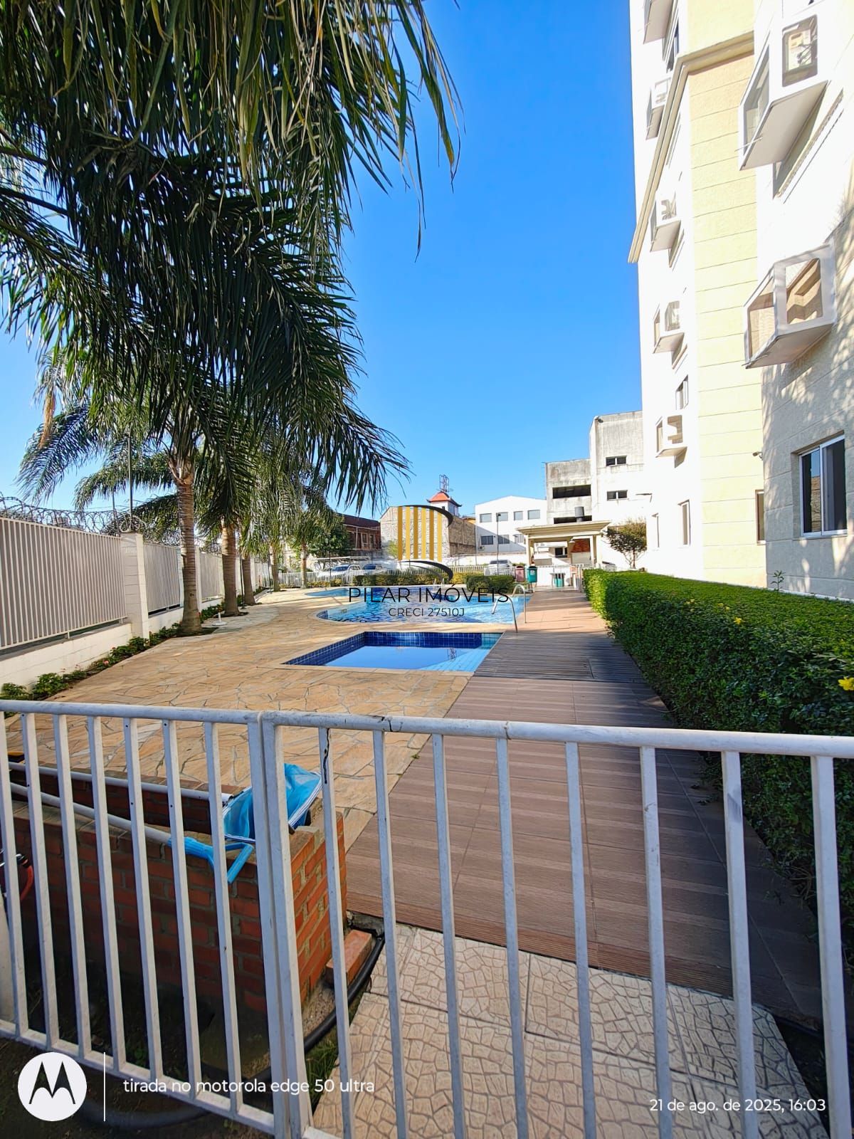 Apartamento 3 quartos, com garagem.