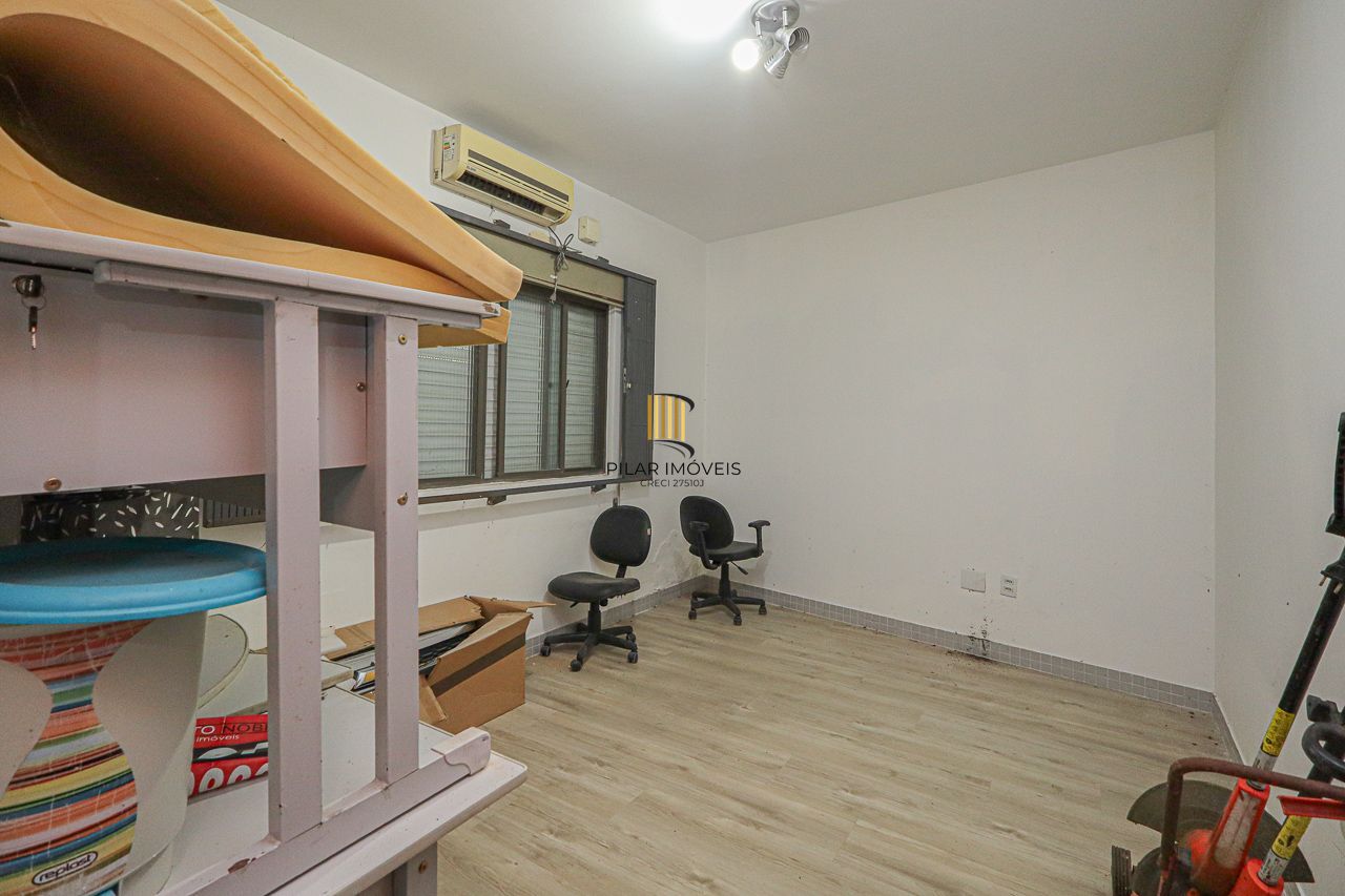 Pavilhao Comercial, Locação / Venda, 596 m², Bairro Partenon, Porto Alegre