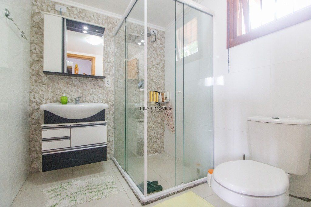 Casa para Venda - 380.83m², 5 dormitórios, sendo 1 suites, 2 vagas - Glória