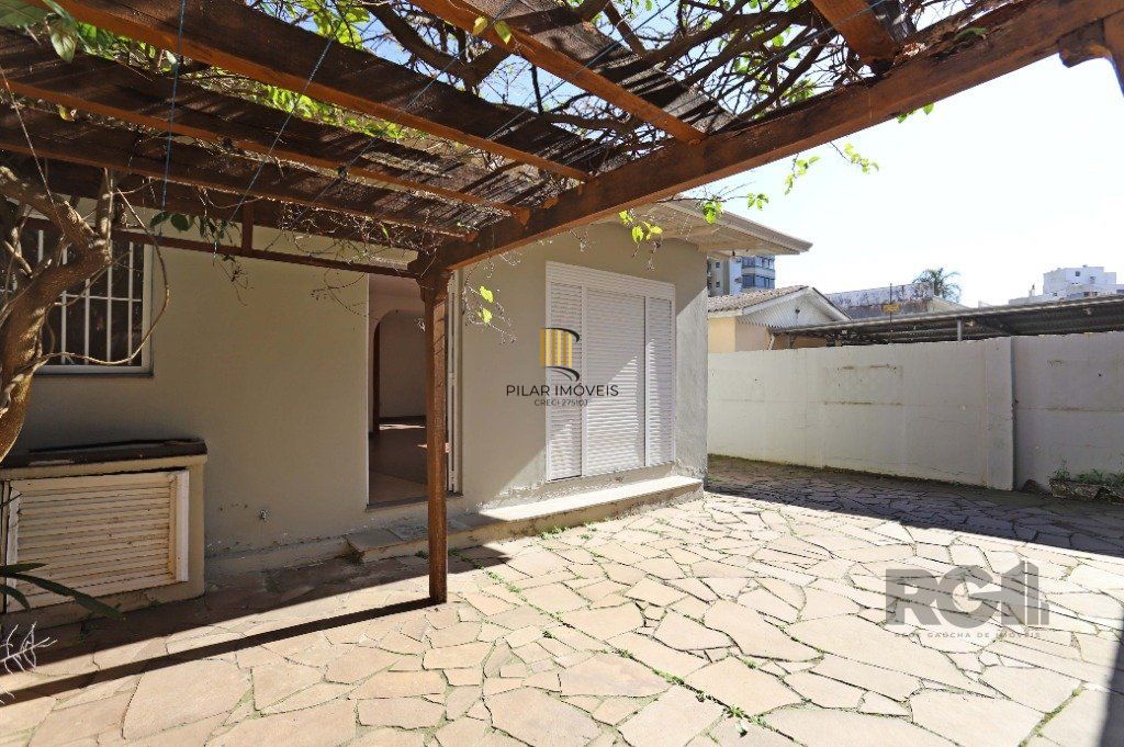 Casa 3 dormitórios no bairro Passo da Areia