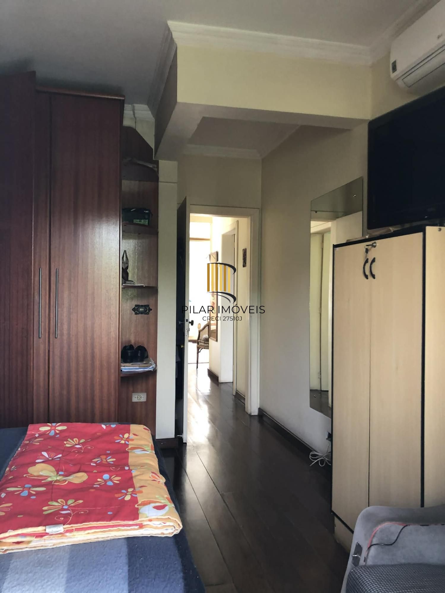 Predio residencial sendo uma cobertura e mais 03 apartamentos