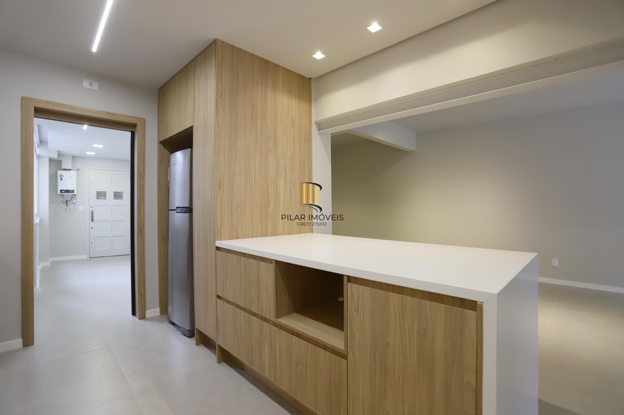 Apartamento 03 dormitórios revitalizado no Moinhos de Vento em Porto Alegre.