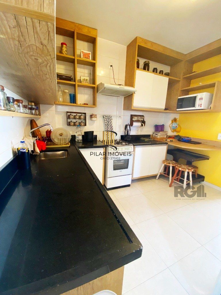 Apartamento de 03 dormitórios no bairro Santa Cecilia em Porto Alegre