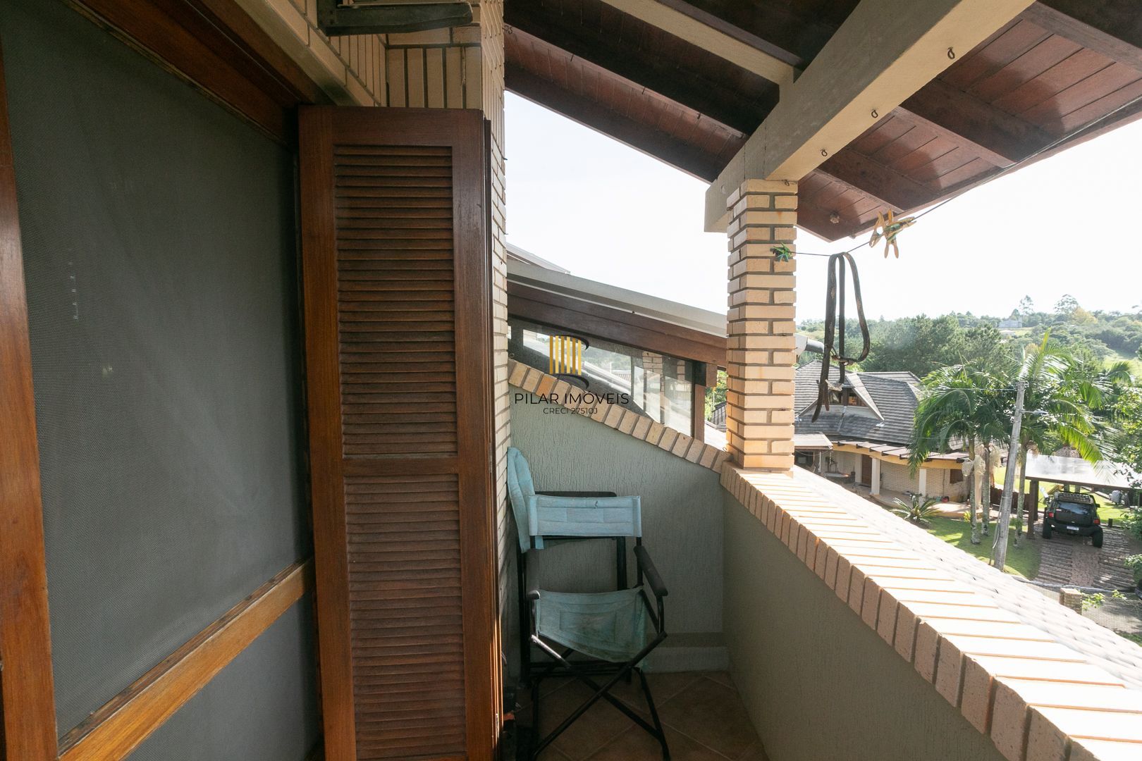 Casa mobiliada em condomínio