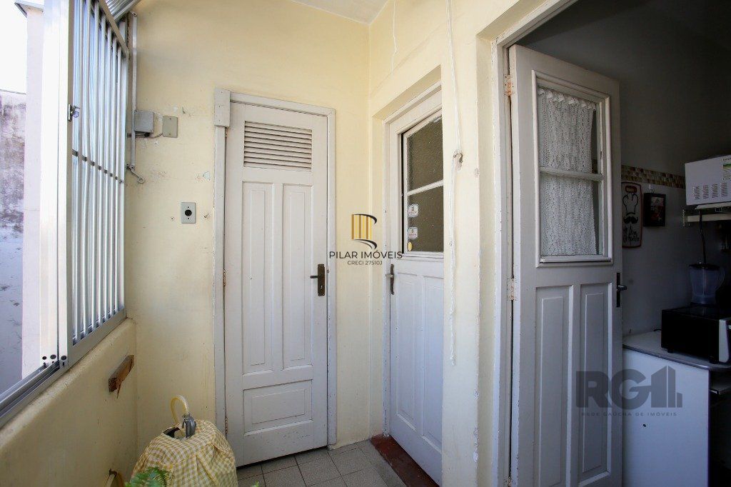 Apartamento de 02 dormitórios no Bairro Moinhos de Vento