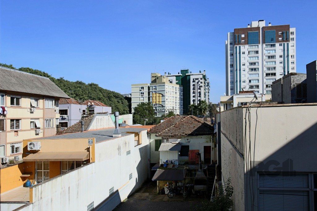 Apartamento de 02 dormitórios no Bairro Moinhos de Vento