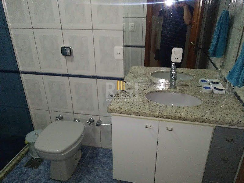 Casa 5 dormitórios no bairro Centro