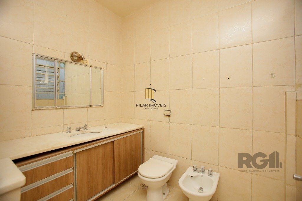 Vendo excelente cobertura com vista cinematografia, no Bairro Floresta.