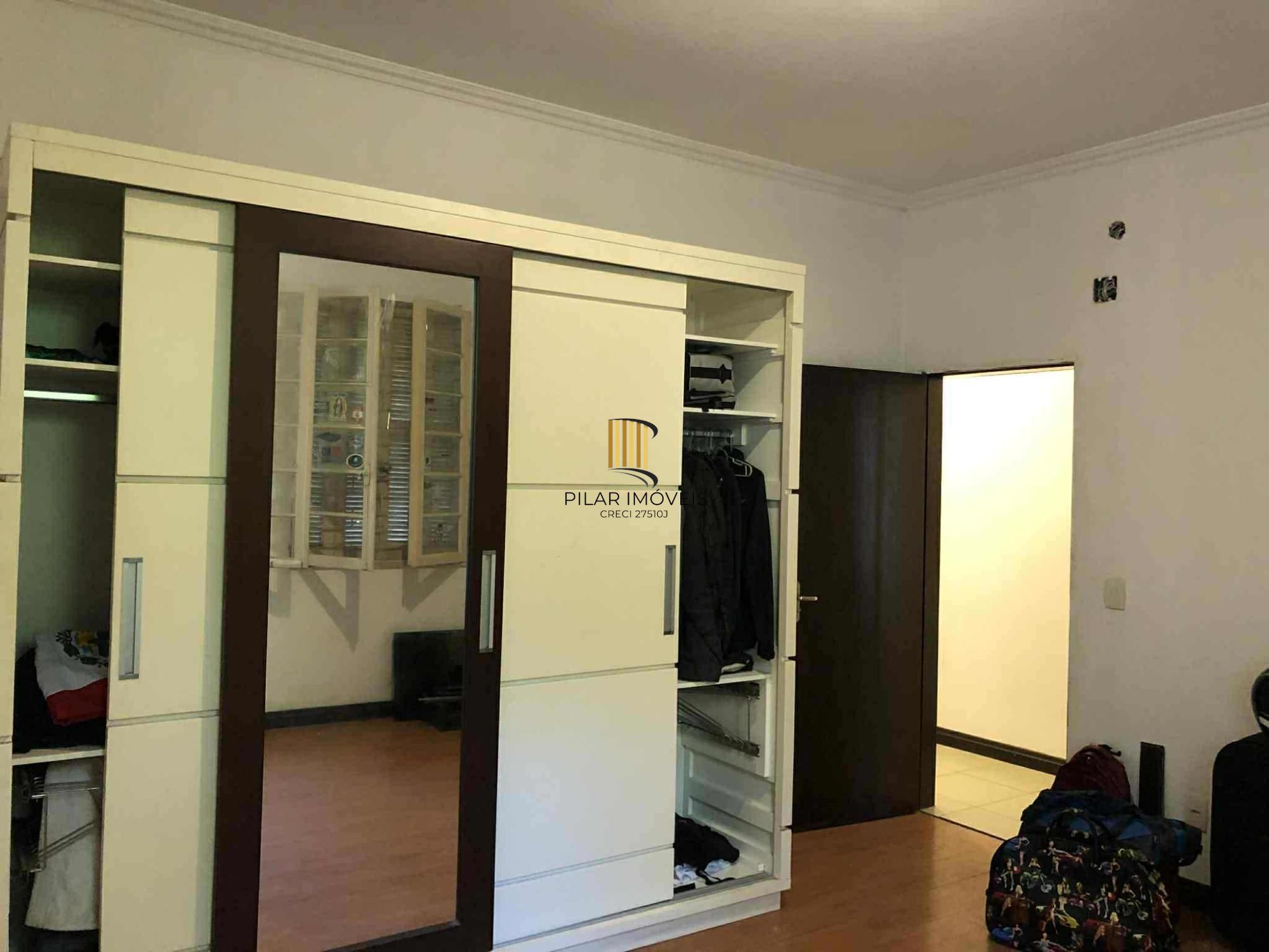 Apartamento de 3 Dormitórios, 111m² Bairro Floresta em Porto Alegre, RS