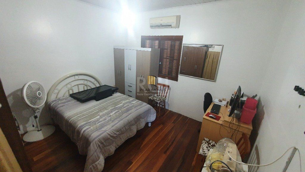 Casa para Venda - 290m², 4 dormitórios, sendo 2 suites, 2 vagas - Cascata