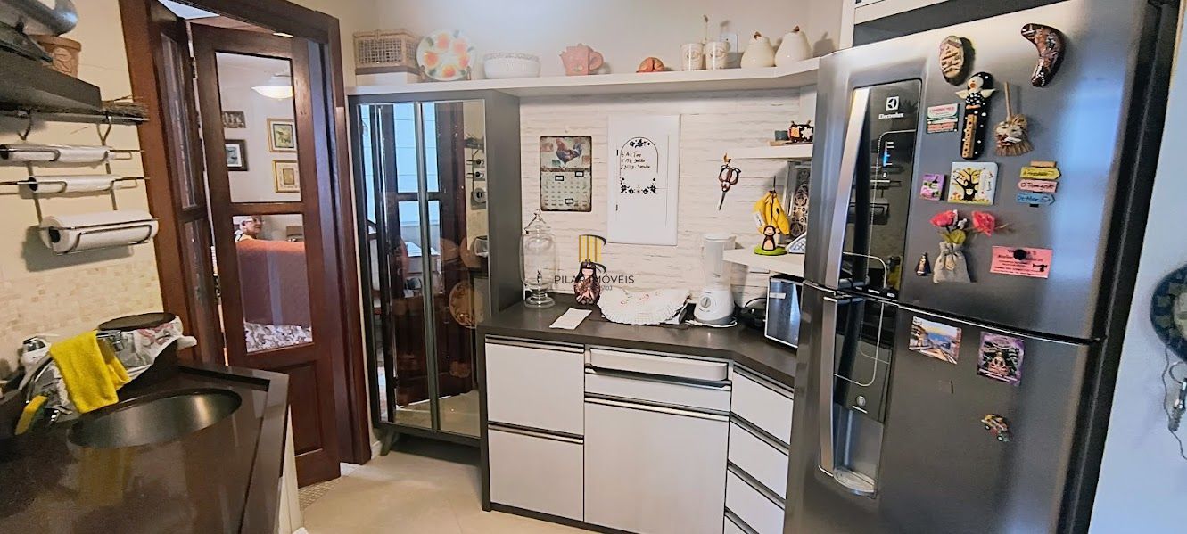 Apartamento 02 dormitórios no Menino Deus