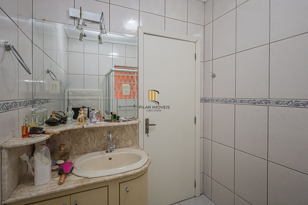 Casa a venda, 3 quartos sendo 1 suíte, 166m² no bairro Passo da areia, Porto Alegre