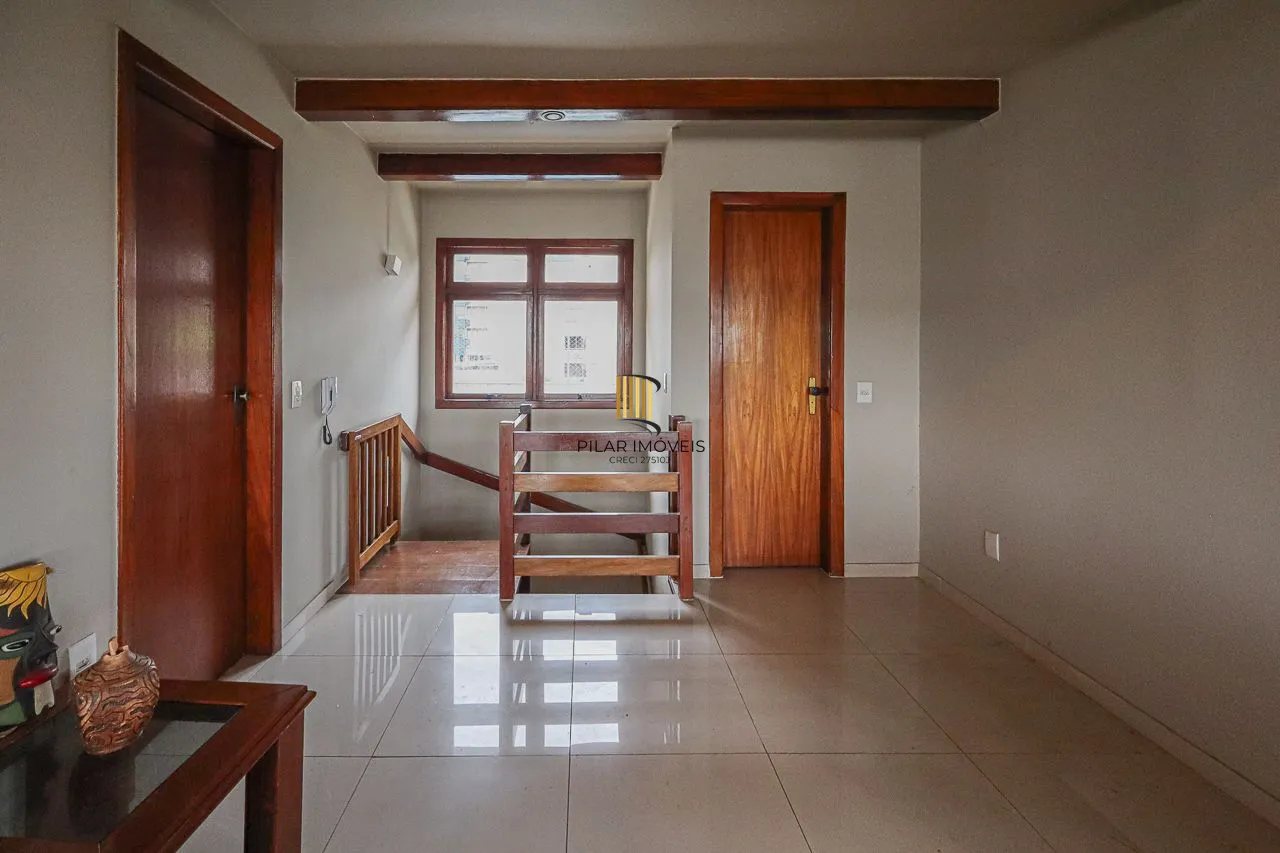 Apartamento cobertura de 03 dormitórios com opção de 05, 03 garagens. Bairro Higienópolis