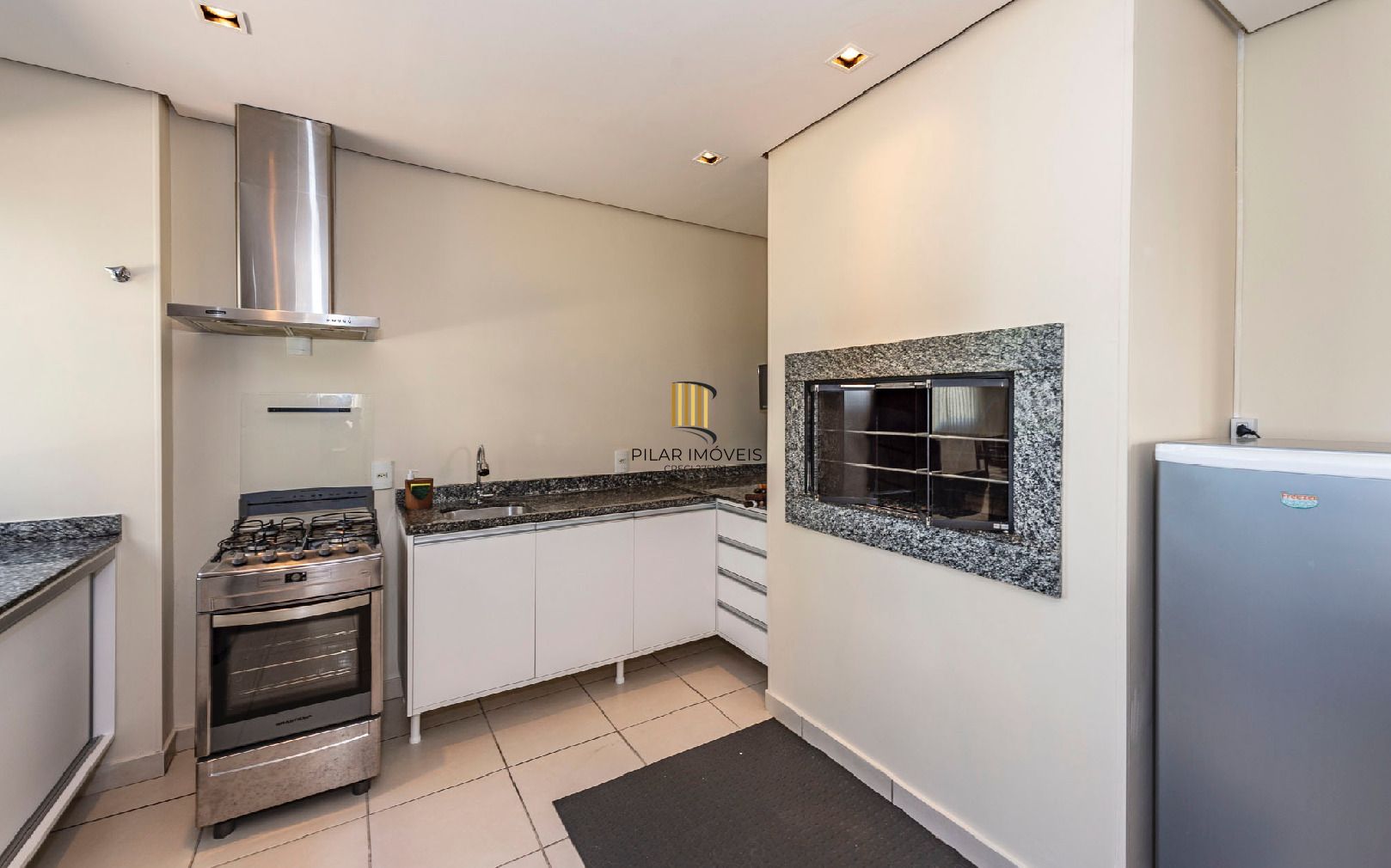 Apartamento 03 dormitorios sendo 01 suite