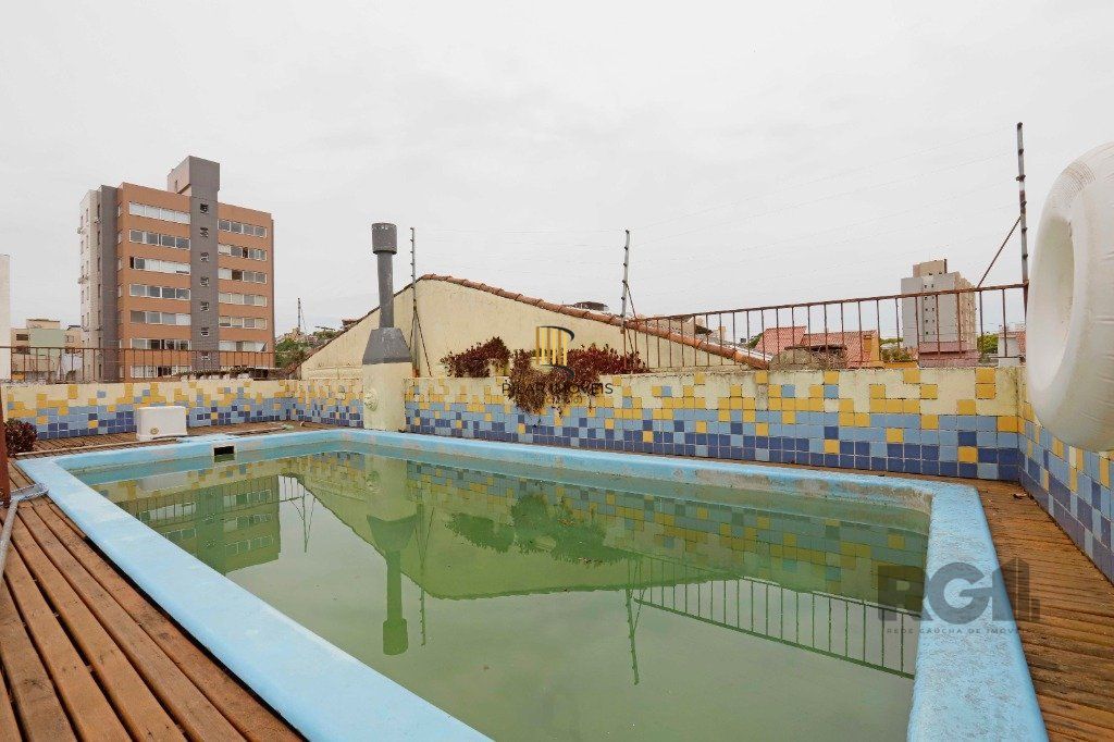 Casa 5 dormitórios no bairro Partenon