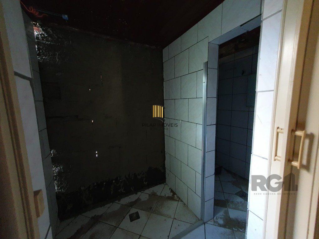 Casa 2 dormitórios próximo shopping Canoas