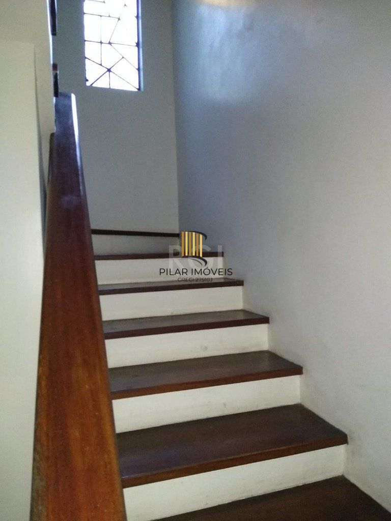 Casa para Venda - 265m², 5 dormitórios, sendo 2 suites, Floresta