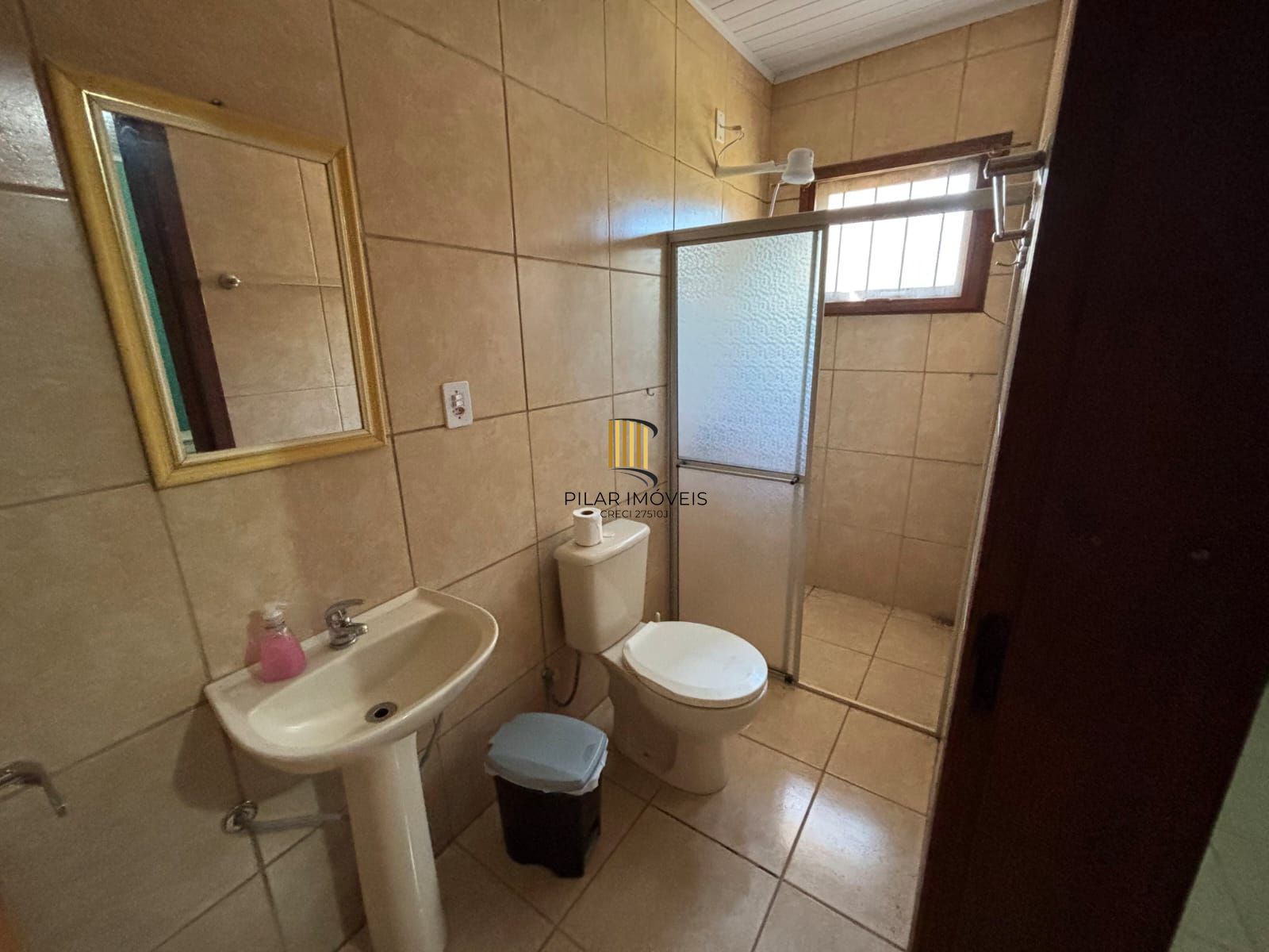 Uma casa em condomínio fechado em Águas claras. Goufe II