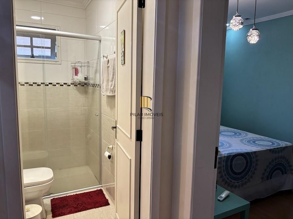 Casa em Condomínio com 3 Dormitórios, Suíte, Sótão e 2 Vagas