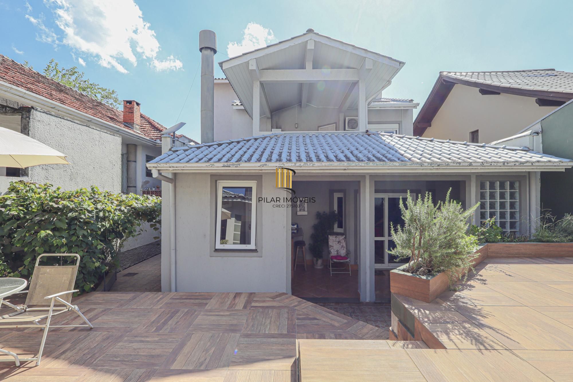 Residência de luxo ! Impecável.. 04 dormitórios , piscina / estuda dação