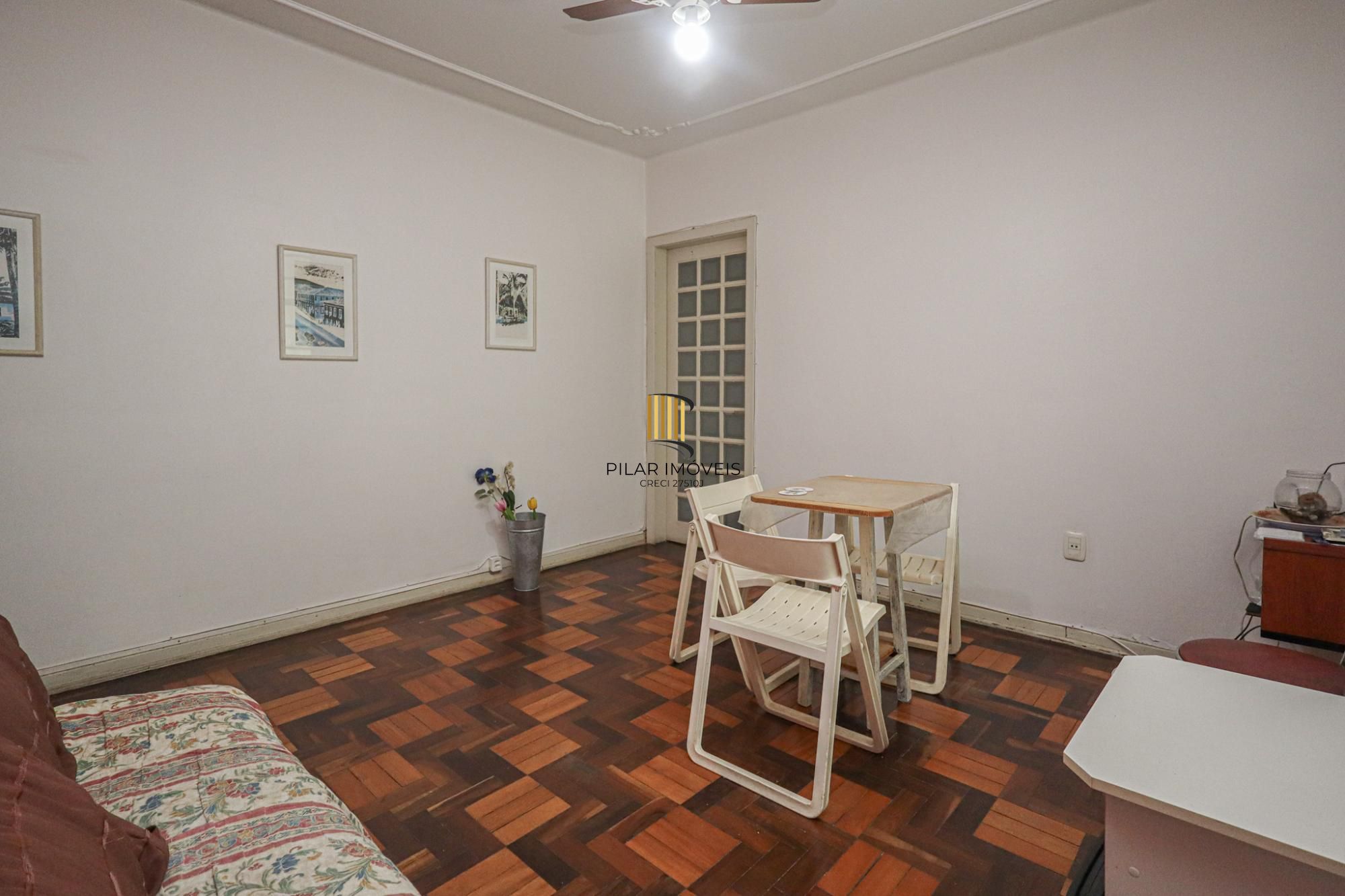 Apartamento 03 dormitórios de frente na Cristóvão Colombo em Porto Alegre