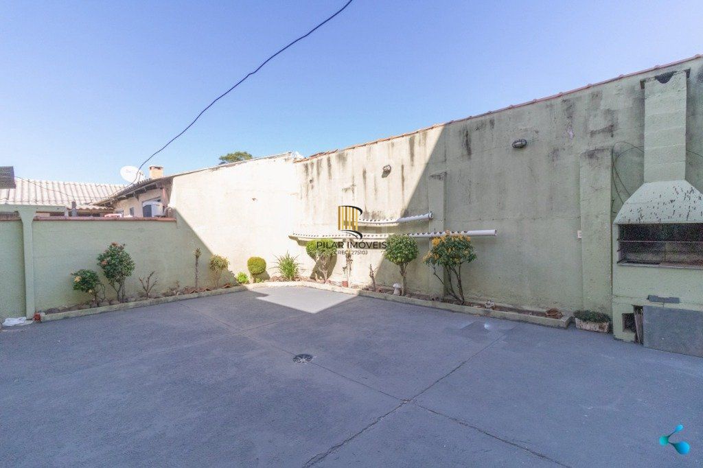 Casa para Venda - 272m², 3 dormitórios, sendo 1 suites, 2 vagas - Sarandi