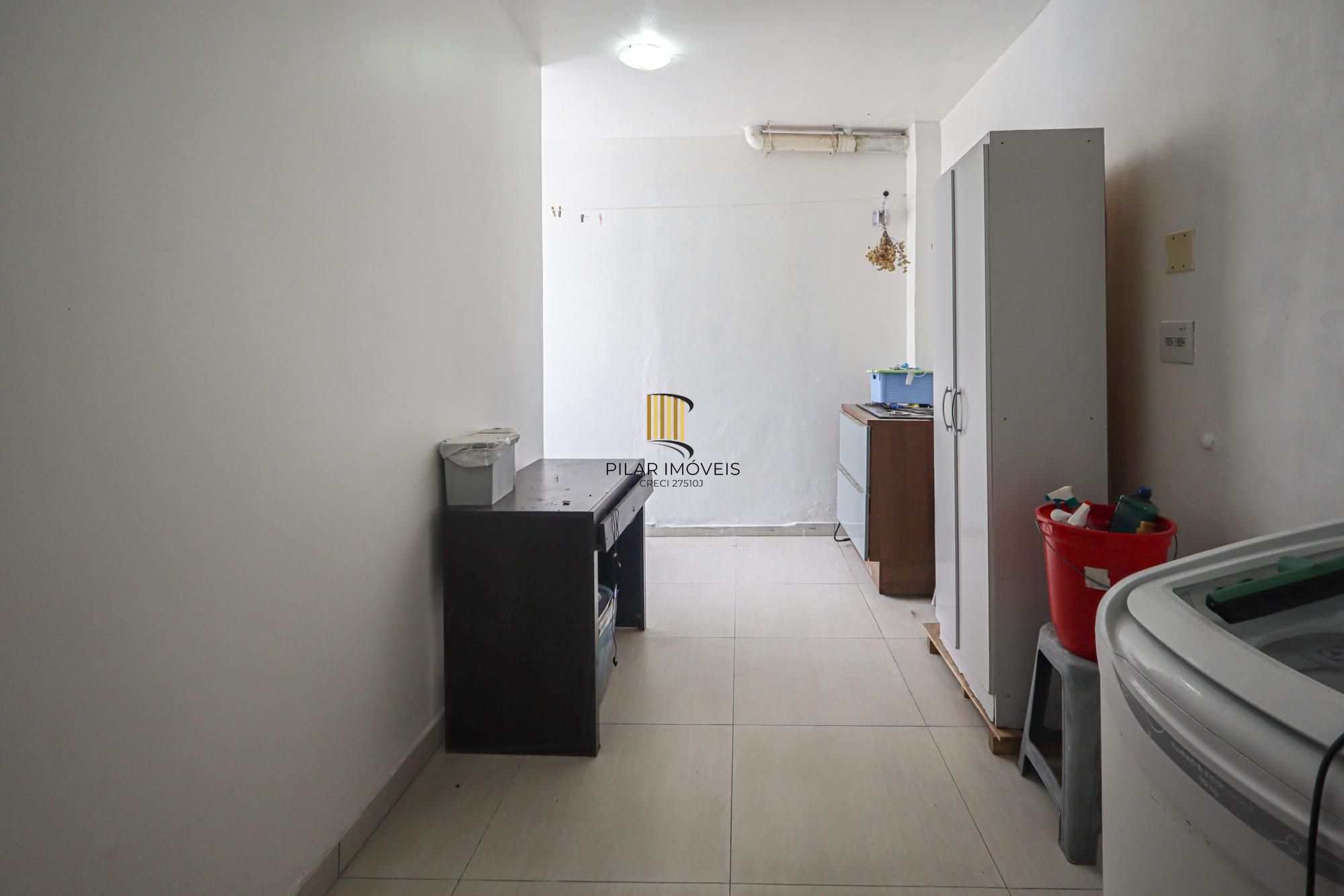 Casa semi mobiliada, 4 dormitórios no Bairro Jardim Sabará
