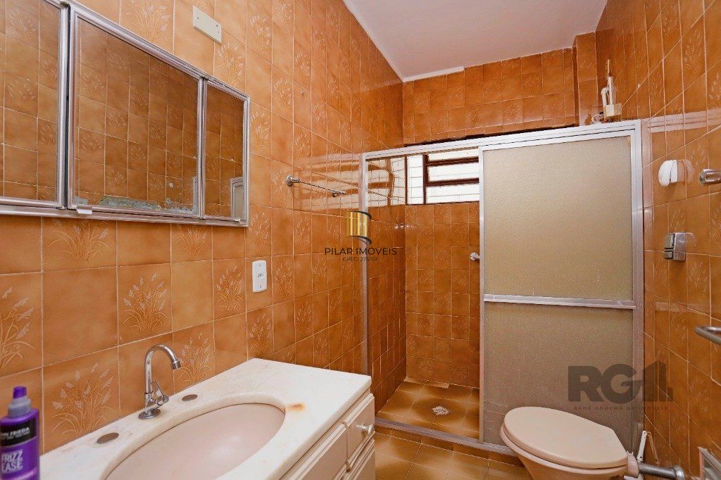 Casa 5 dormitórios no bairro Partenon