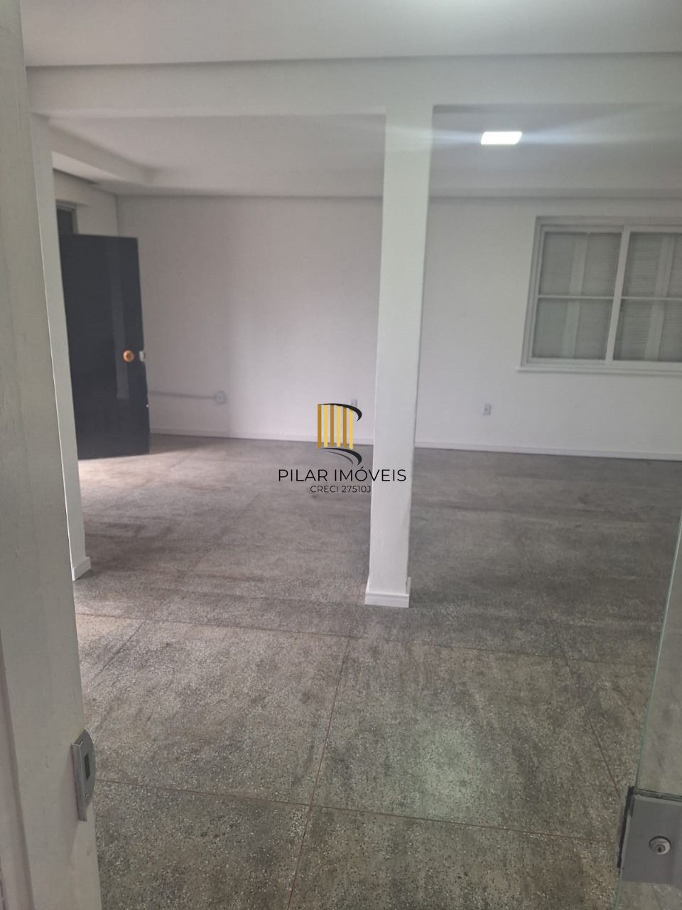 Casa Comercial 7 dormitórios no bairro Azenha