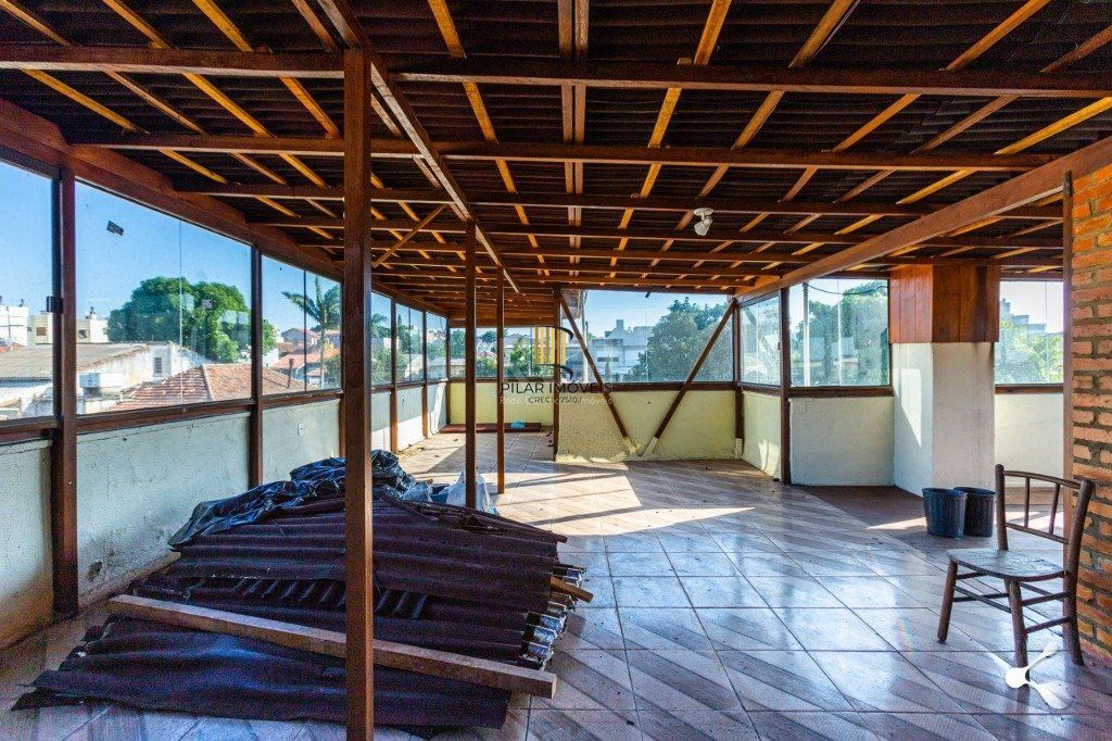 Casa para Venda - 500m², 3 dormitórios, sendo 3 suites, 4 vagas - Vila Ipiranga