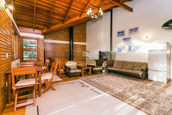 Casa em Petrópolis com terreno de 460 m2