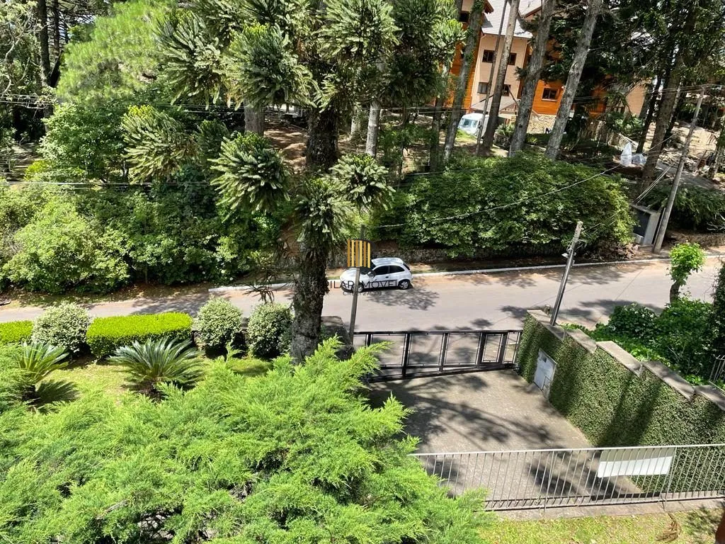 Casa 5 dormitórios no bairro Planalto