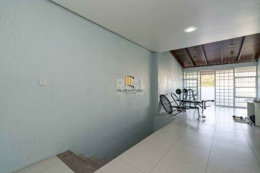 Casa para Venda - 259m², 4 dormitórios, sendo 1 suites, 4 vagas - Coronel Aparício Borges
