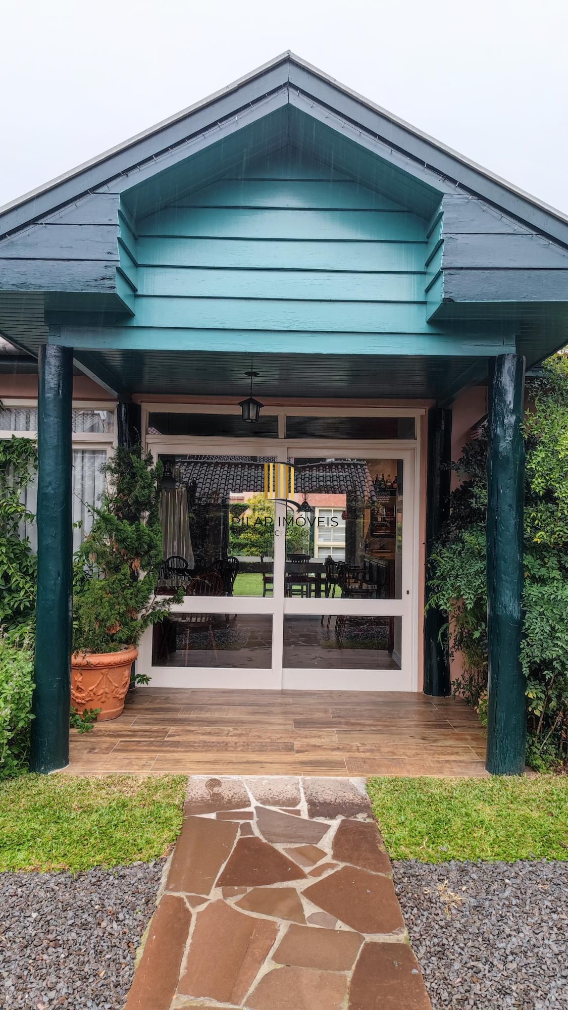 APARTAMENTO A 1000 METROS DO LAGO NEGRO GRAMADO RS