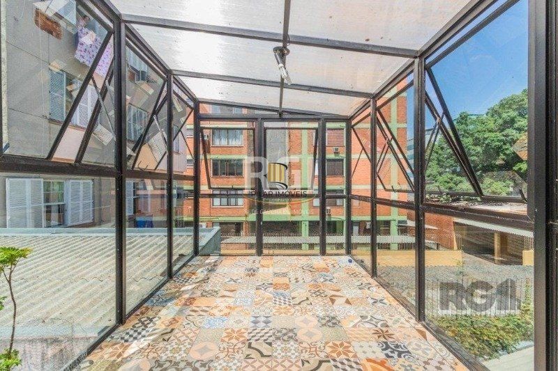 Casa 3 dormitórios no bairro Floresta