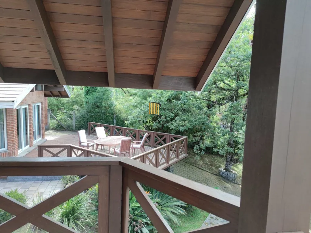 Casa 5 dormitórios no bairro Planalto