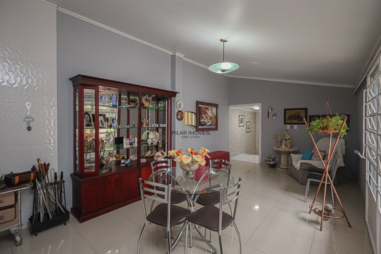 Casa a venda, 3 quartos sendo 1 suíte, 166m² no bairro Passo da areia, Porto Alegre