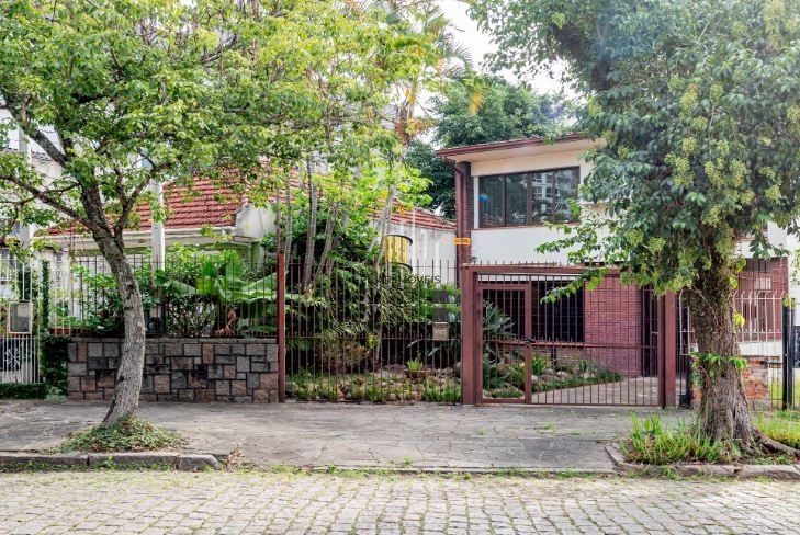 Com 3 quartos e 2 banheiros, ampla sala com garagem para 03 carros. - Pilar Imóveis