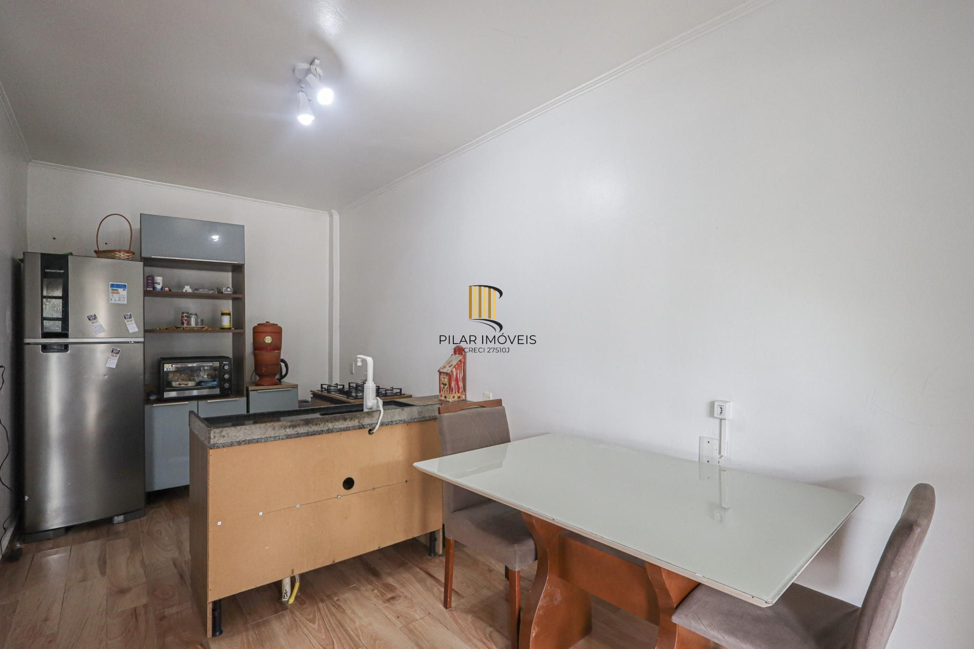 Casa semi mobiliada, 4 dormitórios no Bairro Jardim Sabará