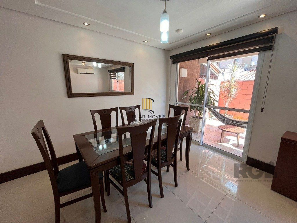 Casa de Condomínio 3 dormitórios no bairro Sarandi