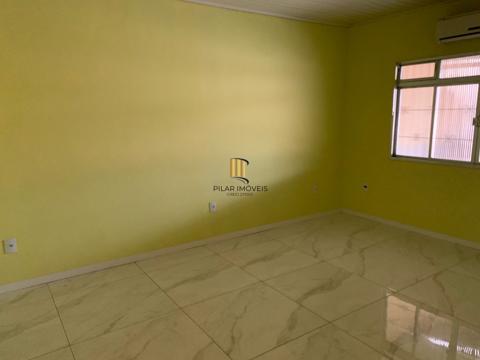 Casa para Venda - 55m², 3 dormitórios, 2 vagas - Rio Branco