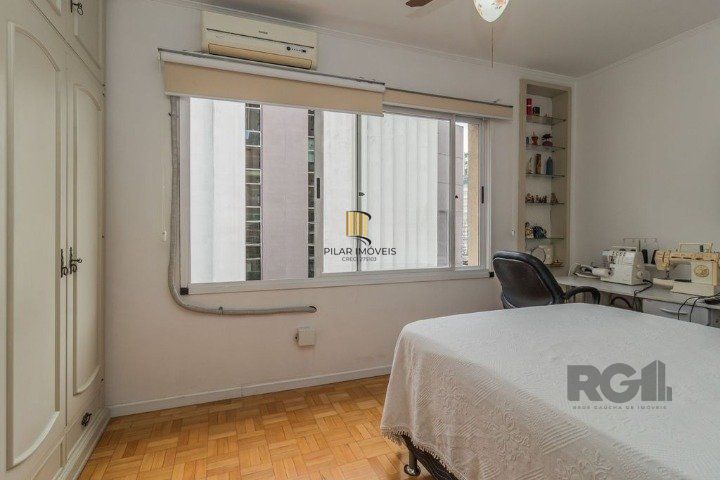 Apartamento 02 dormitórios no Bairro Centro Histórico  de Porto Alegre.