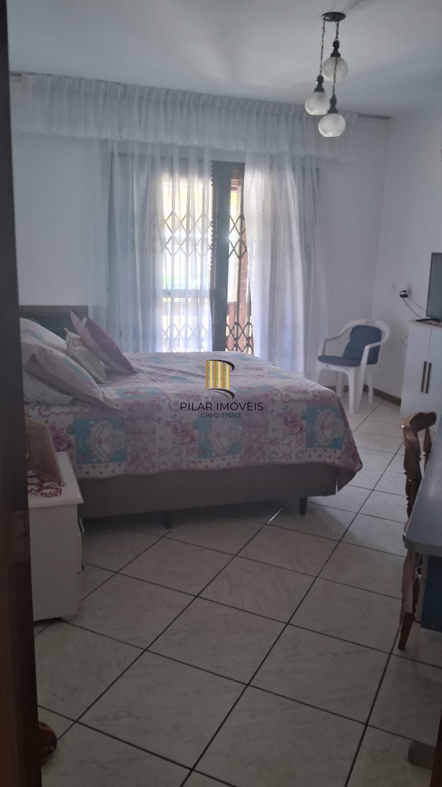 Casa em Ipanema 03 dormitórios, 01 Suíte , 03 vagas.. Aceita veículos / Imoveis