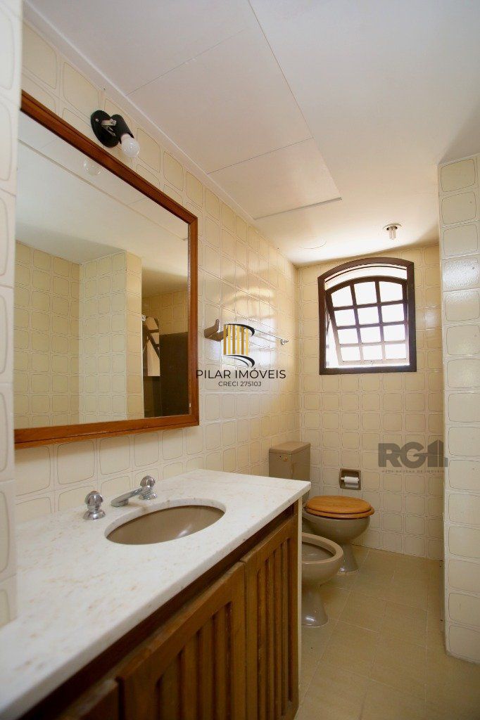 Casa de Condomínio 3 dormitórios no bairro Cristal