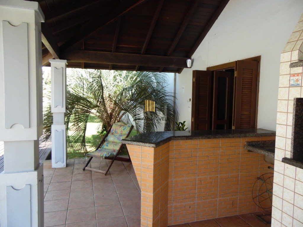 Casa para Venda - 410m², 5 dormitórios, sendo 5 suites, 5 vagas - Centro