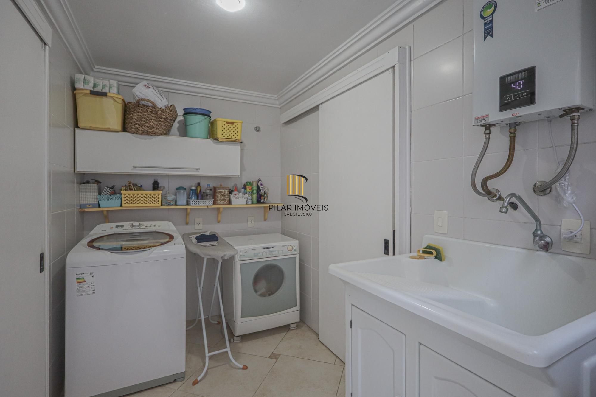 Residência de luxo ! Impecável.. 04 dormitórios , piscina / estuda dação