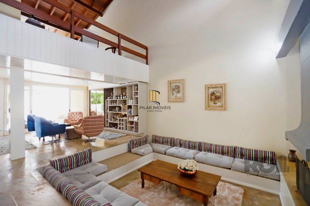 Casa 04 suítes no Bairro Ipanema em Porto Alegre