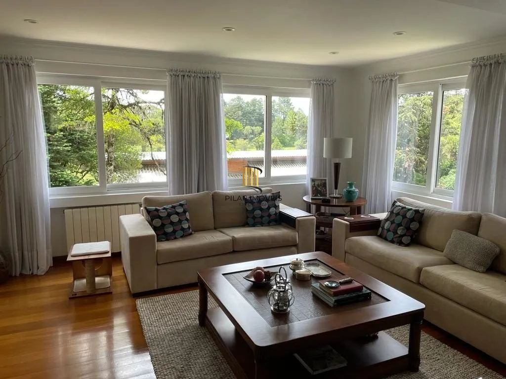 Casa 5 dormitórios no bairro Planalto