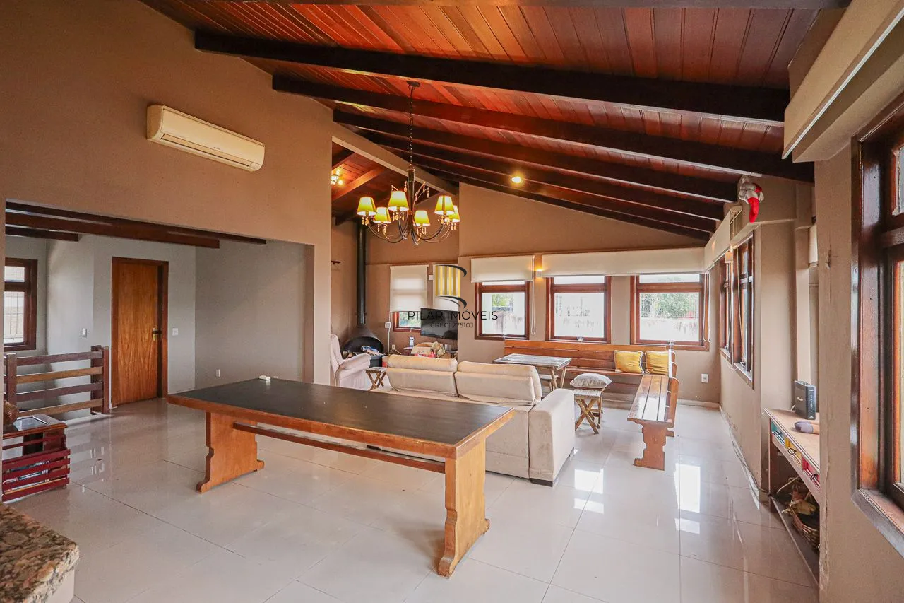 Apartamento cobertura de 03 dormitórios com opção de 05, 03 garagens. Bairro Higienópolis