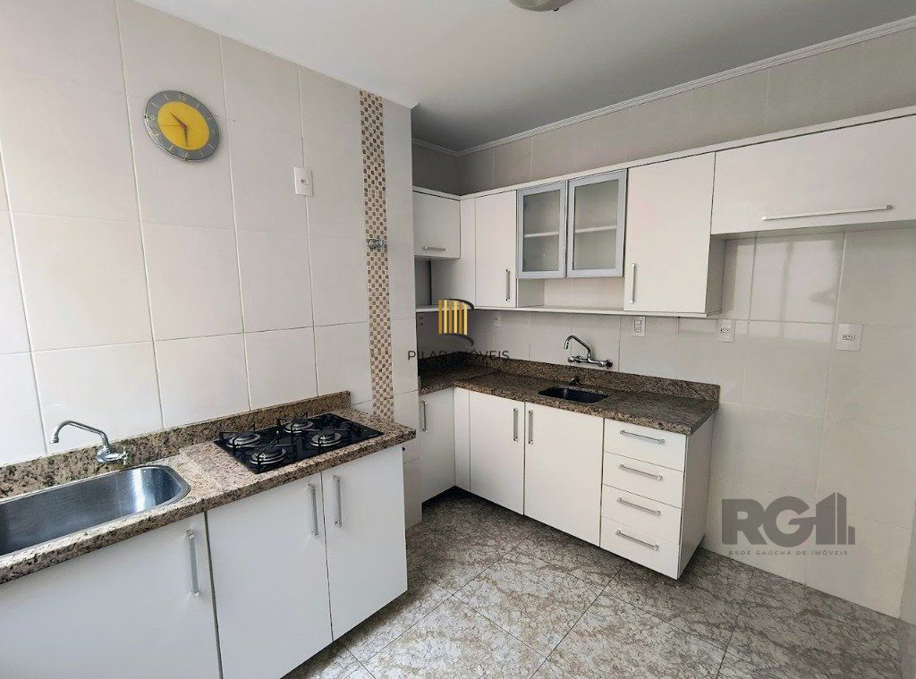 Apartamento com 02 dormitório no Bairro Floresta em Porto Alegre.